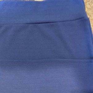 Lulu roe. Sz L.   Blue/ Gray. 96% polyester. Great skirt for anywhere.